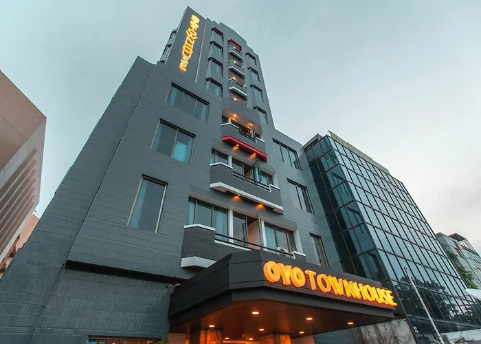 Super Oyo Townhouse 1 Hotel Salemba
